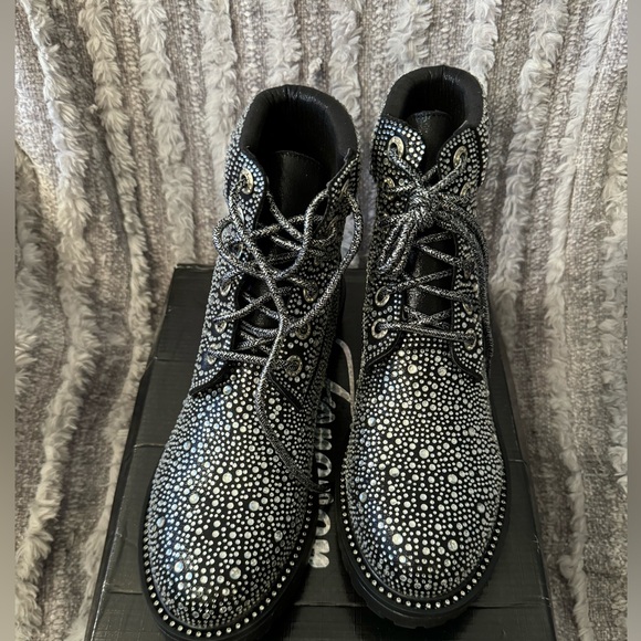 NIB Forever bling boots size 8 1/2 - Picture 1 of 5